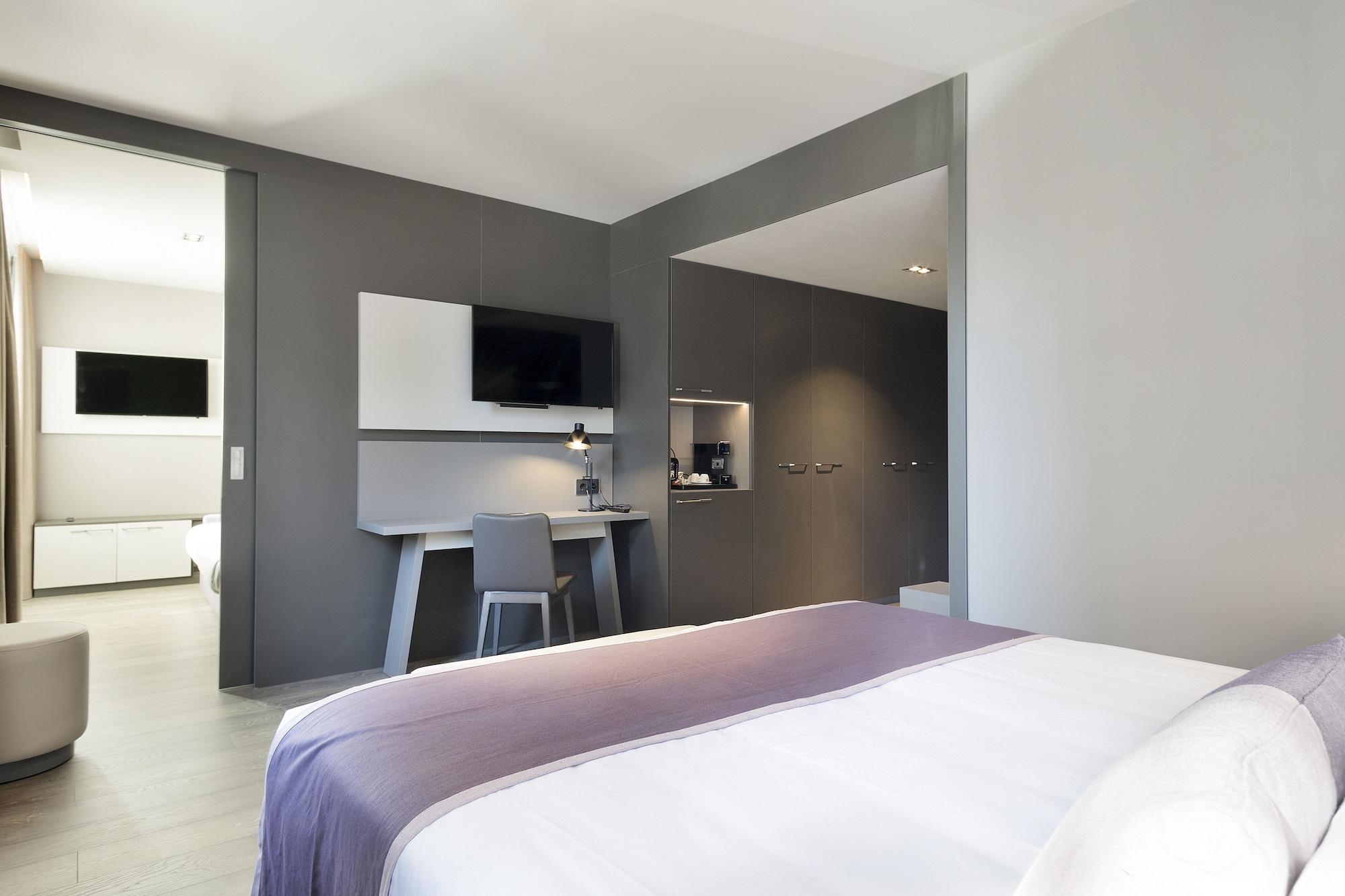 Upper Diagonal Hotel